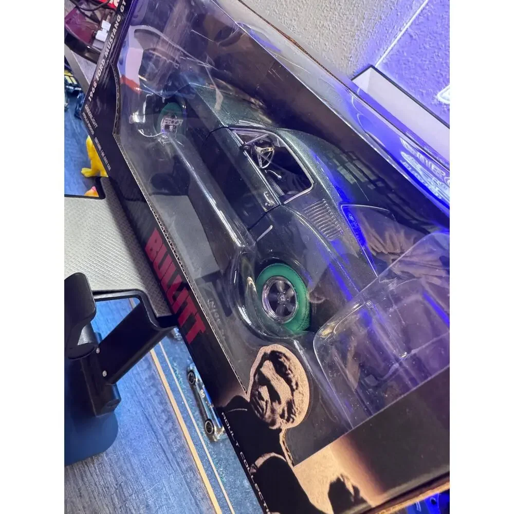 Greenlight 1/24 CHASE 1968 Ford Mustang GT Steve McQueen Bullitt